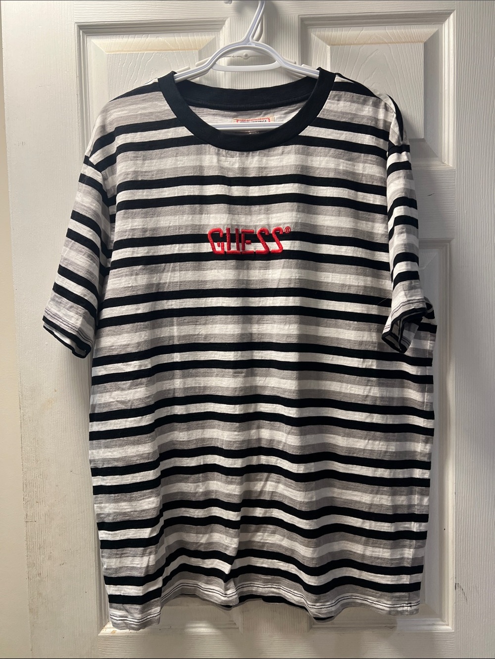 Guess T’shirt